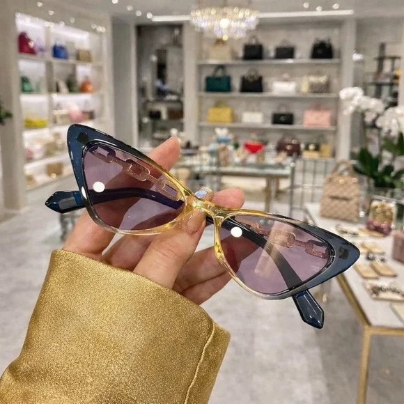 Sunglasses‎ Women Black & Gold Cat Eye Shades - Picture 6 of 8